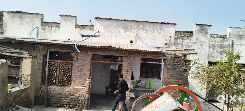 Atru road near first petrol pump main road pr 80 *50 ka Makan bikhau h