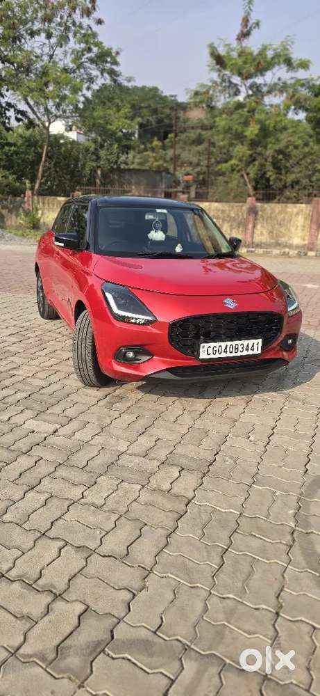Maruti Suzuki Swift 2025 Petrol 4900KMS RUNNING