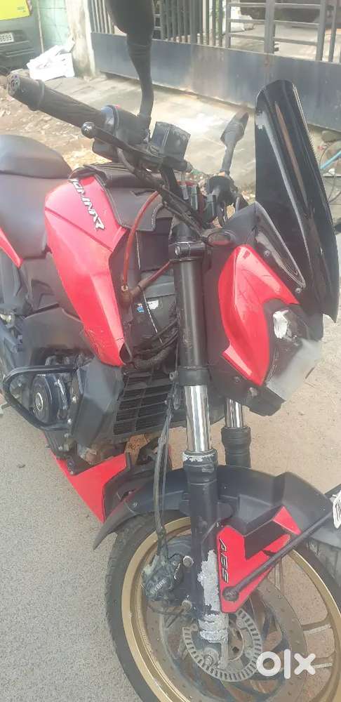 Bajaj dominar D400