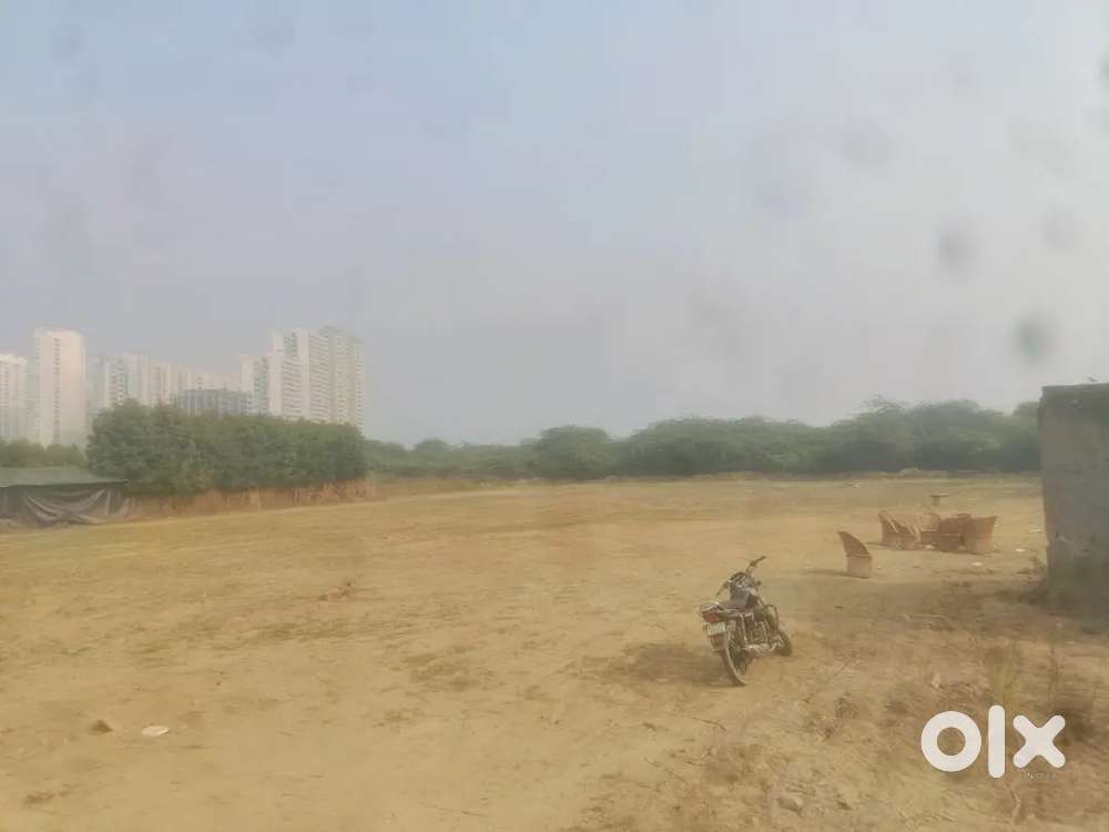 3 bighe jameen Ha for rent purpose price 1.5 lakh noida sector 79 vad