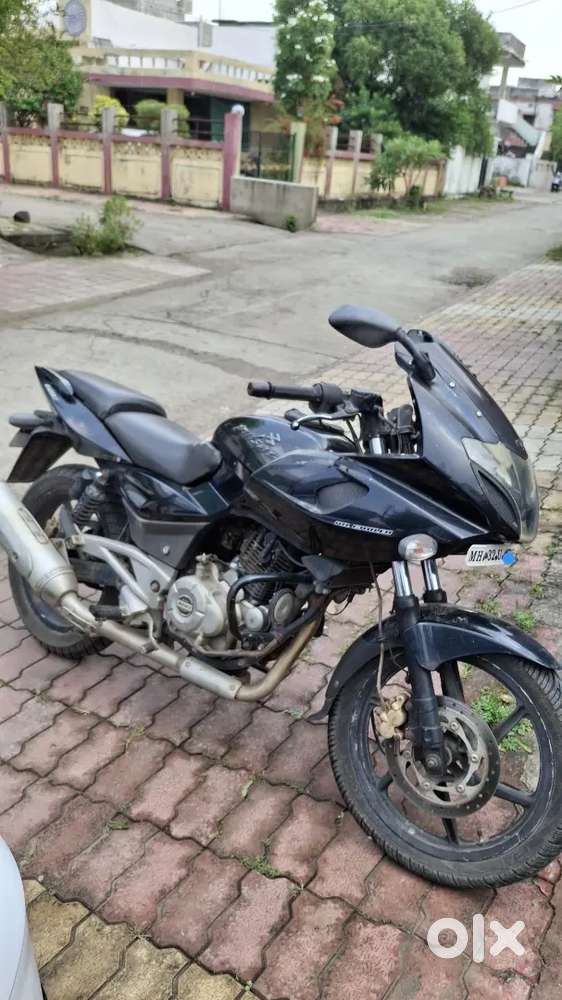 Bajaj Pulsar 220