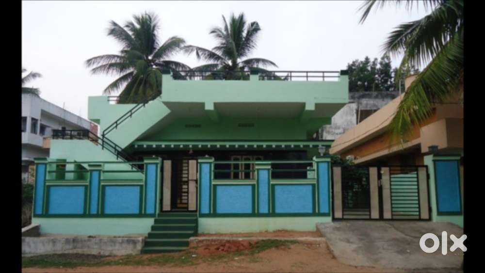 243 Sq yds South facing old Building sale in Vidhyuth colony AVA Road