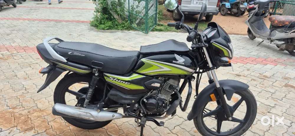 HONDA SHINE 100CC; MODEL 2024; SELF STARTER ALLOY WHEEL; BLACK; BS6  .