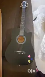 I'm selling a Guitar