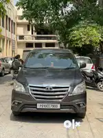 Toyota Innova grey colour g4