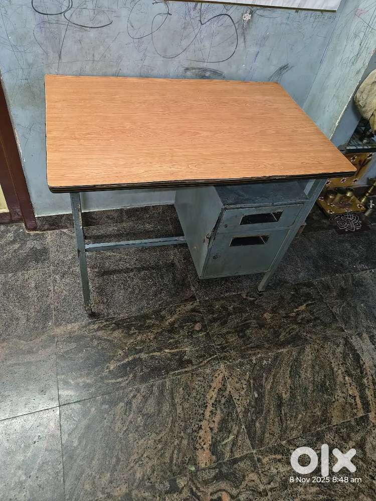Computer or office table