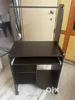 Computer table