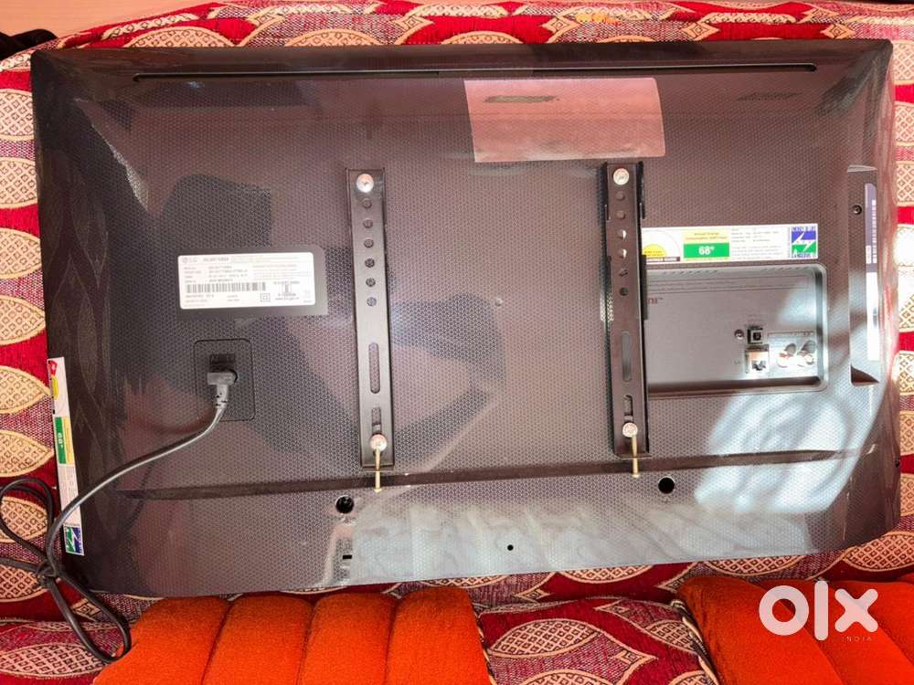 LG 80cm(32)inches Smart LED TV, LQ570