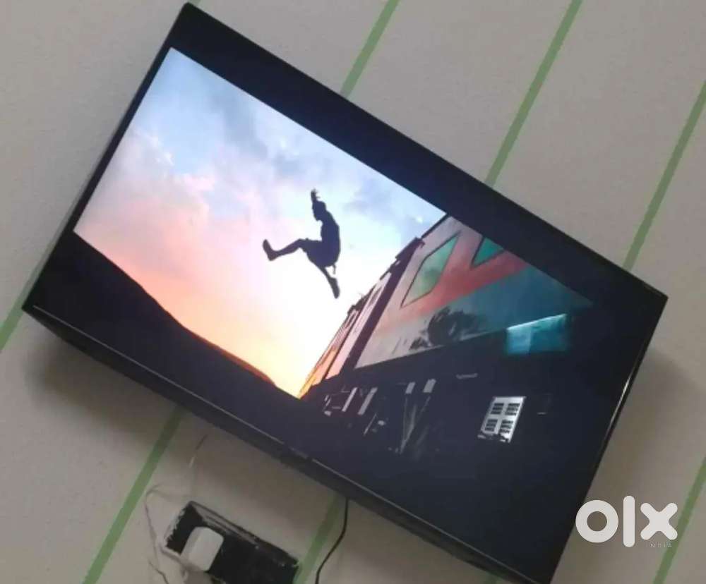 40 inch smart Ndroid framelessed tv with 600 channel free new pack