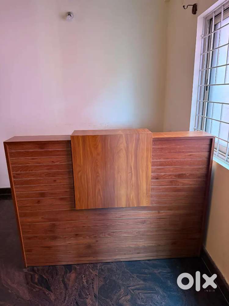 Front reception table