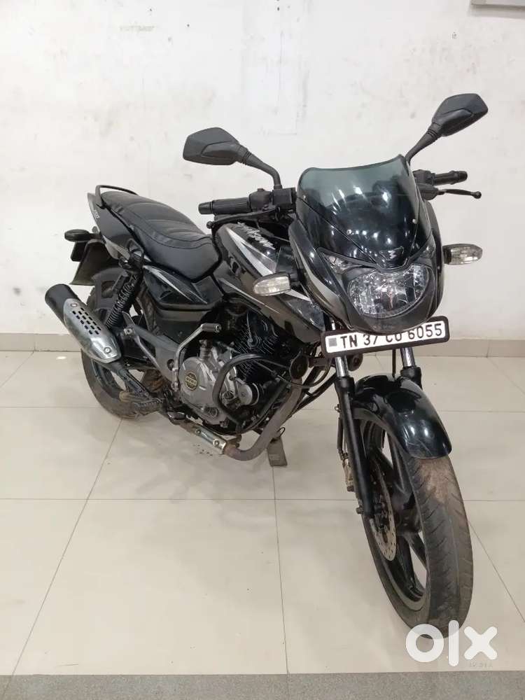 BAJAJ PULSAR 150 BLACK