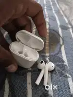 Air Buds power by apple
