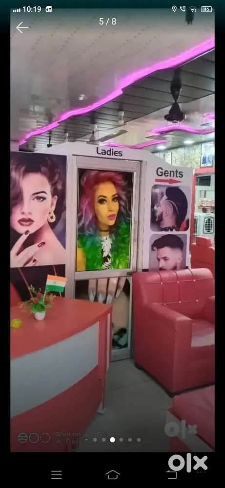 Yai unisex salon Rent k liya available hai