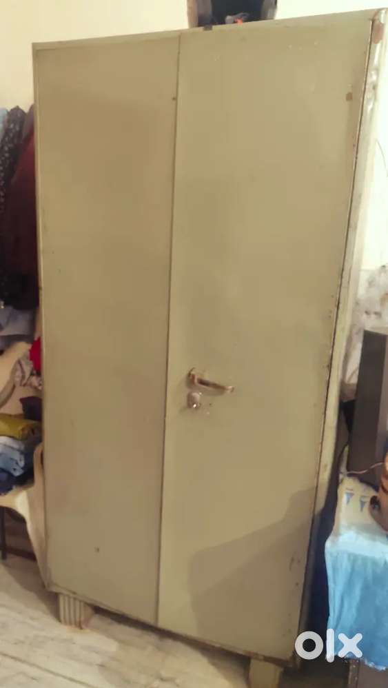 Almera / Almari for urgent sale ONLY CALL KRE