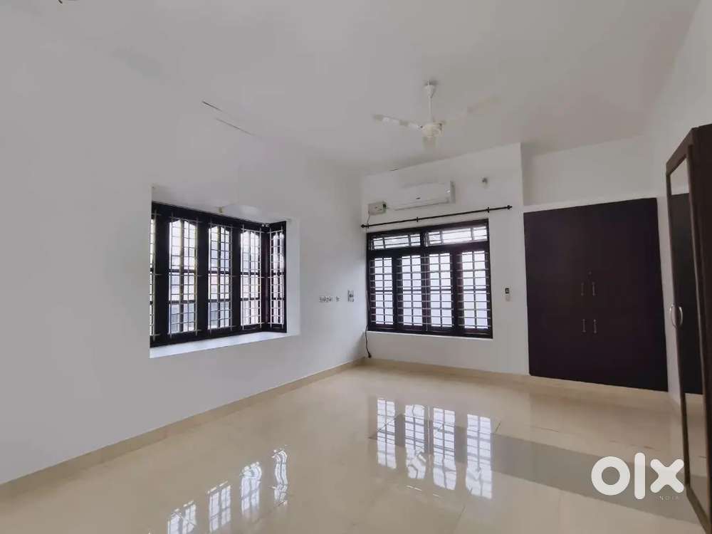 Kowdiar (Jawahar Nagar) 2BHK Spacious first floor house for RENT
