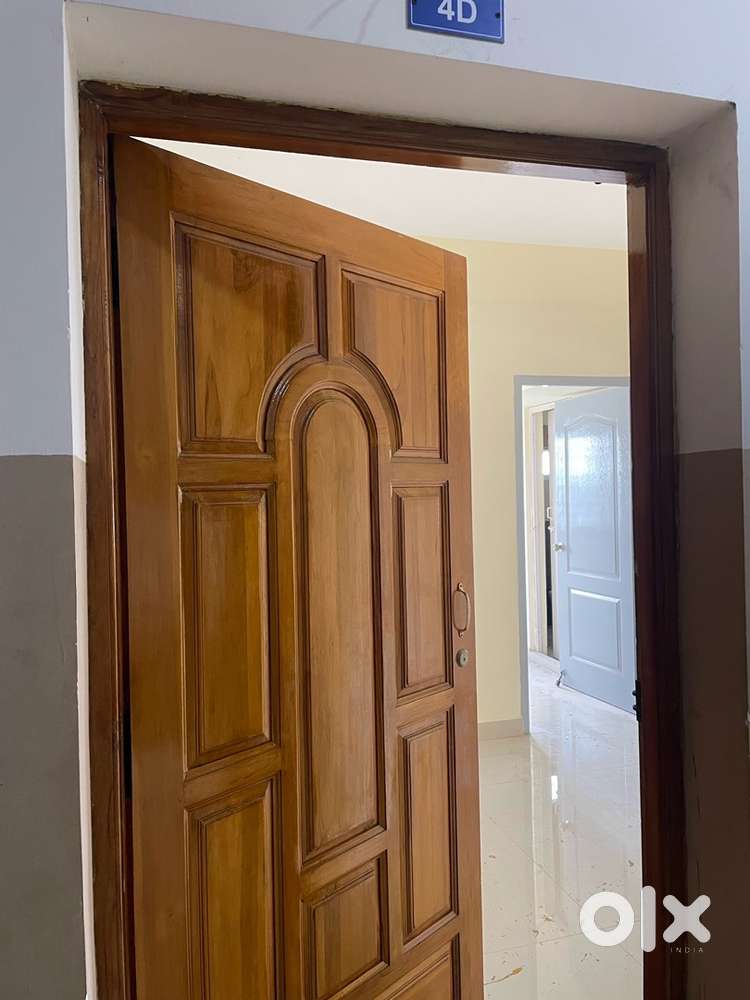 2 BHK flats in Vandaloor on GST Road, opposite Kilambakkam Bus stand.