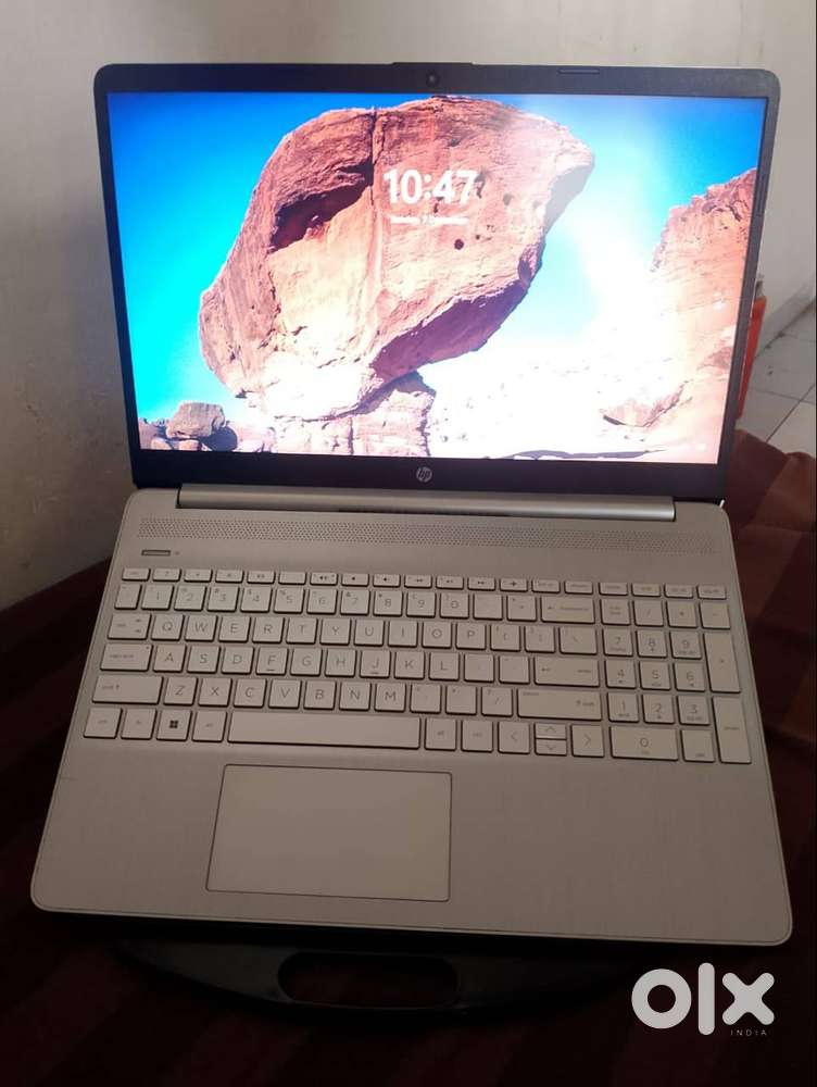 HP 15s-fq2717TU  i3 11th Gen  8GB RAM  256GB SSD  5–6 Hr Battery