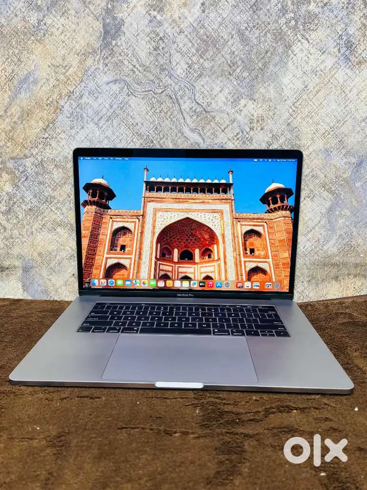 5.5gb Graphics 15inch i7 16gb Apple Macbook pro