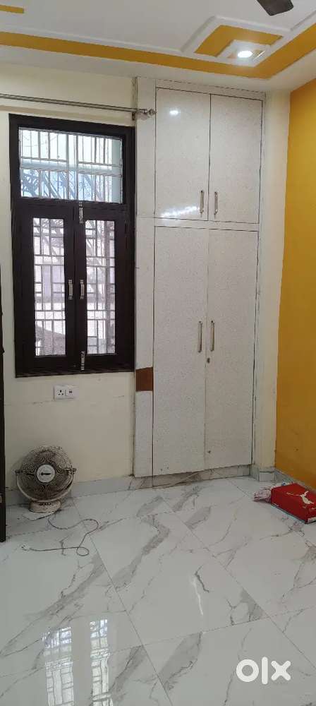 Looking for a flatmate in 2 bhk flat and rent is 6000 per person.
