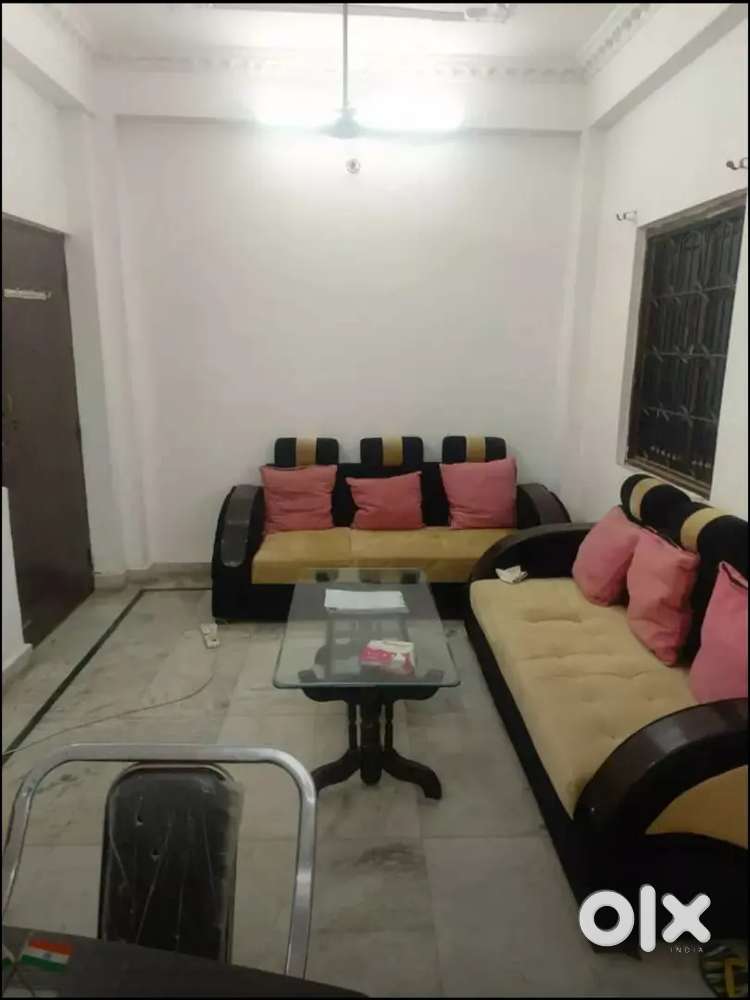 2 BHK FLAT FOR SALE In HAZRATGANJ