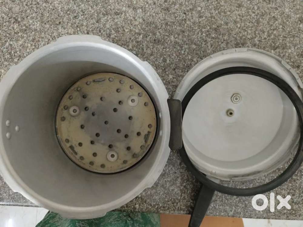 Prestige pressure cooker 10 litresCooker