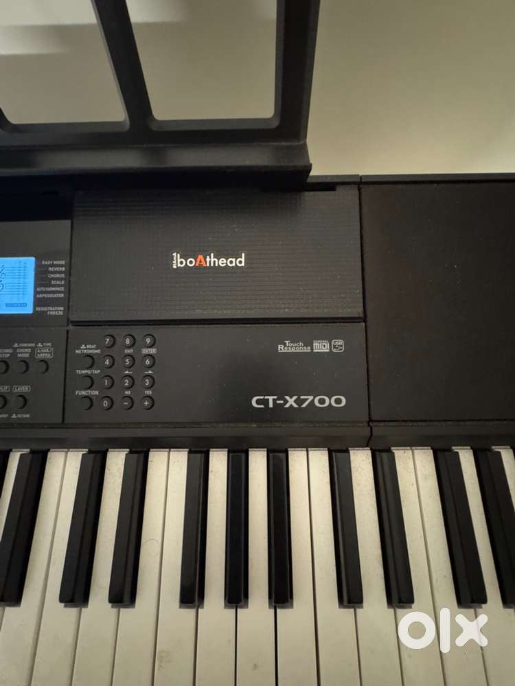 Piano: Casio CT-C700