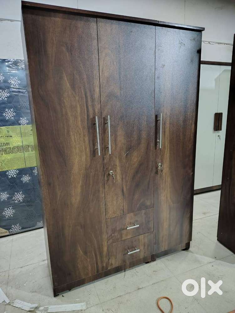 PREMIUM QUALITY OF 3 DOOR WARDROBE WITH FREE SHIPPING