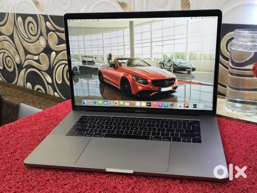 Apple Macbook Pro i9 16gb 512gb 5.5gb GRAPHICS 15inch Retina Touchbar