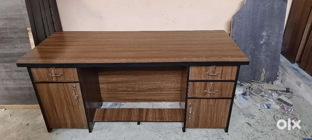 Helper/ laminate Carpenter