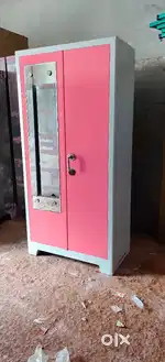 Hi friends im selling my new steel almirah
