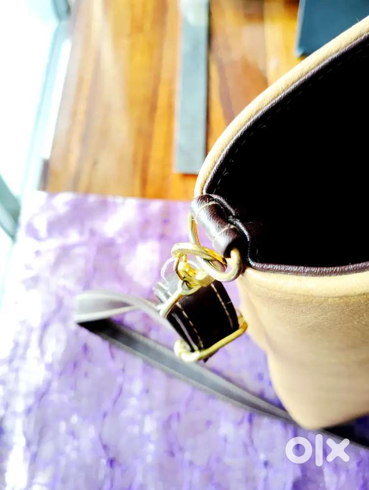 Bought in Thailand imported basket leather handbag heavy discount₹₹