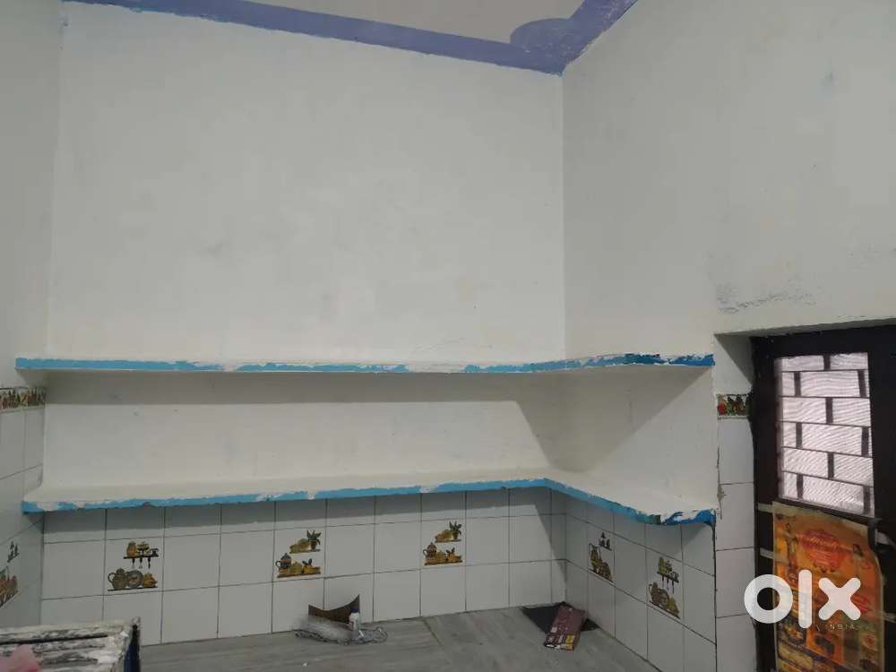 175 gaj home with wide open space at back for garden