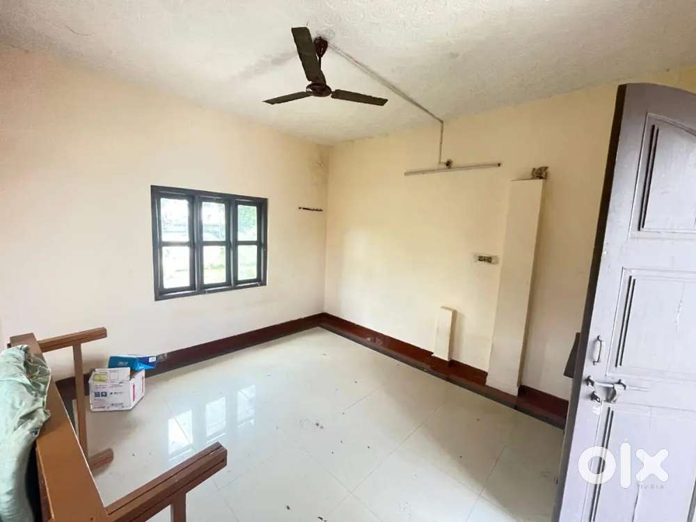 Single room available for rent in BJB nagar