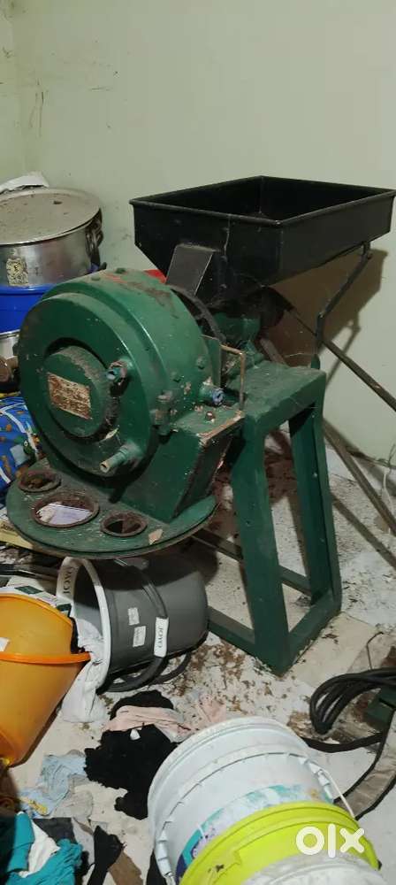 Flour mill machine/pulverizer