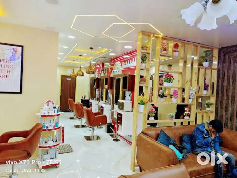 URGENT JOINING FOR !! MAKEUP ARTIST JOB !! IN LUCKNOW APPLY NOW !!