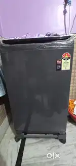 WHIRLPOOL AUTOMATIC WASHING MACHINE 6 MONTH USE ONLY