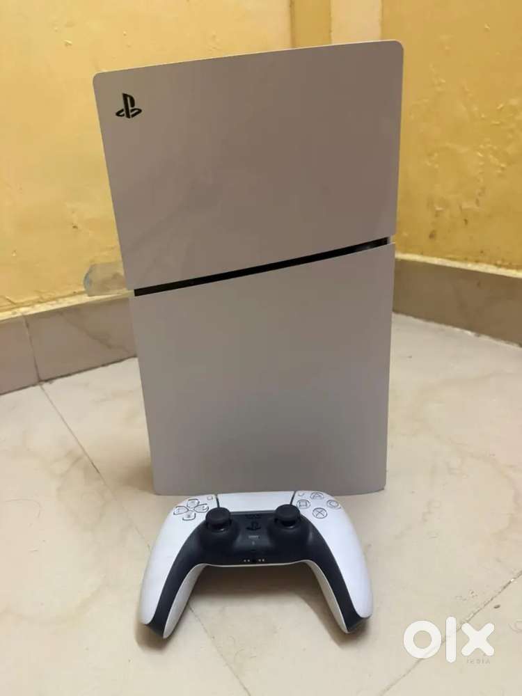 Play Station 5 Standard Edition with disk slot