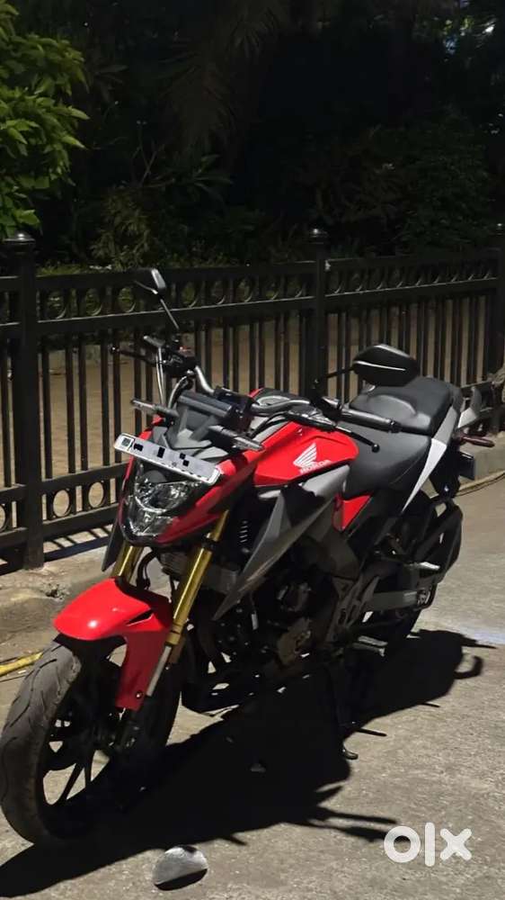Honda cb300f