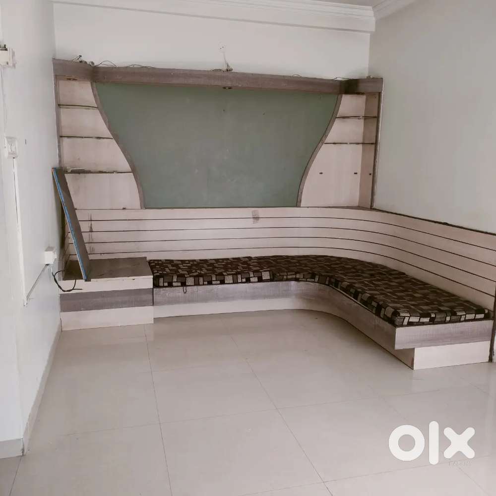 2bhk semi furnished flat on rent at anoop nagar for decent people