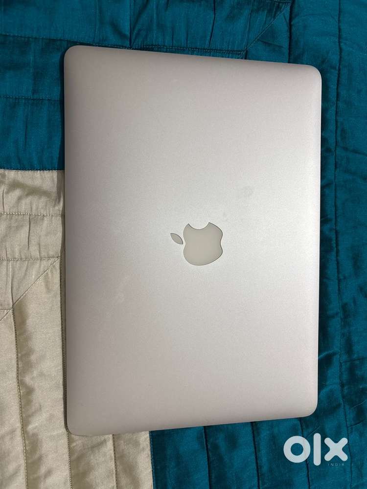 Macbook Air 2015 i5  8GB Ram  128GB SSD