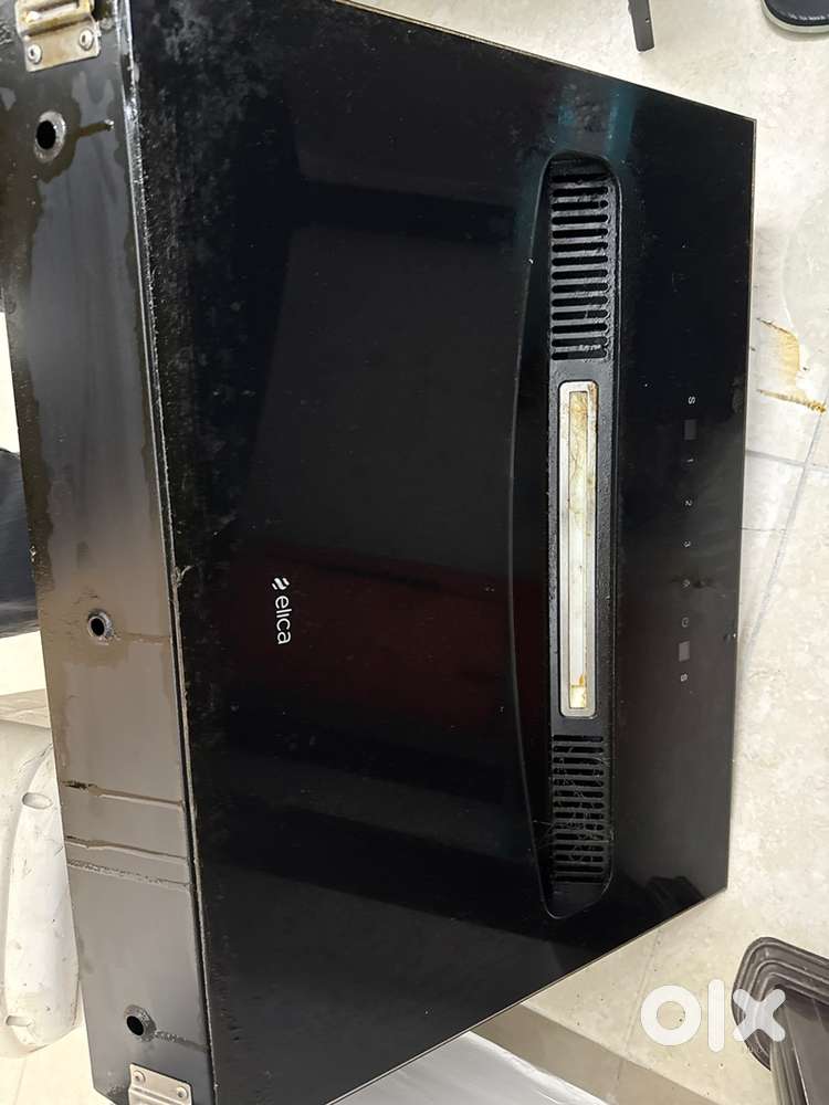 Elica chomney wall mounted touch and sensor motion