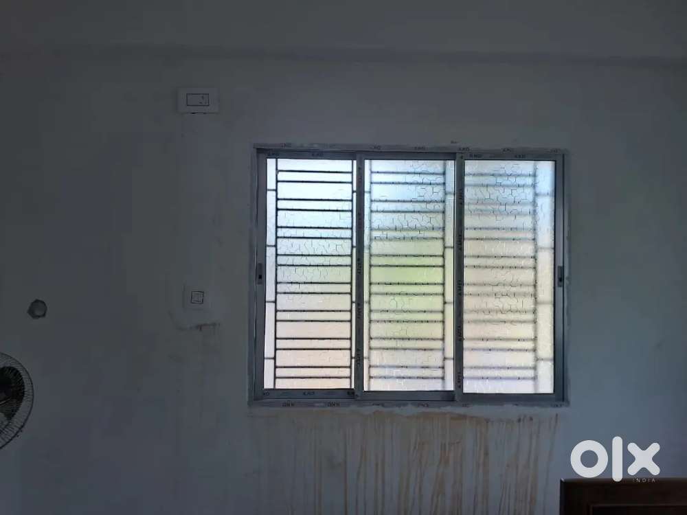 You will get 2 BHK ready to move flat in Sodepur at low price