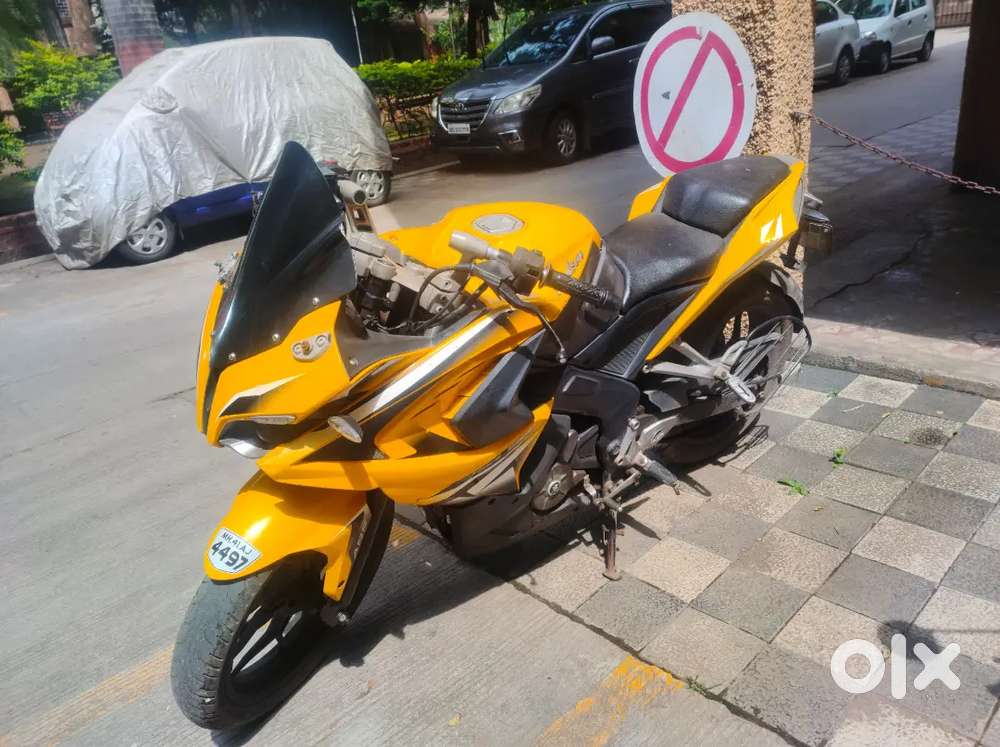 Bajaj pulsar RS200 in very maintained condition