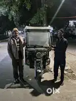 E-rickshaw without batteries for sale ਈ-ਰਿਕਸ਼ਾ ਬੈਟਰੀ ਨਹੀਂ ਹੈ