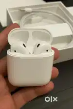 Apple AirPods 2nd Gen – Excellent Condition  With Box & Cable