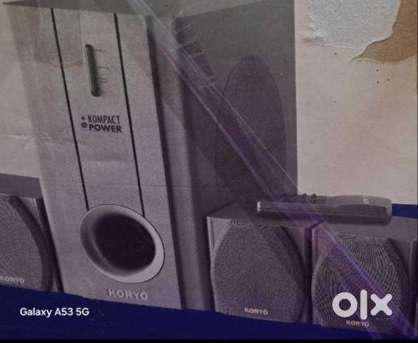 Speakers with base