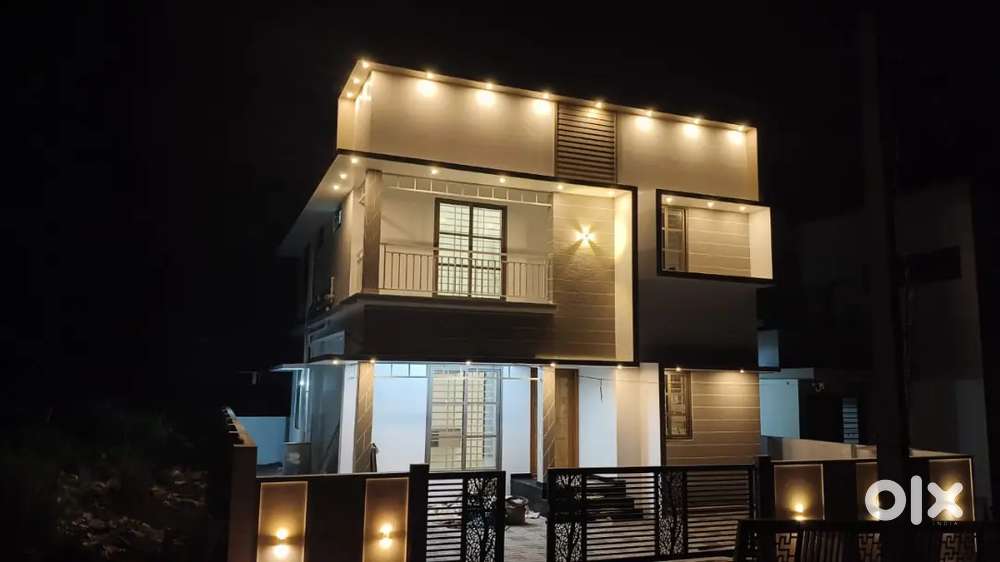 Semi furnished House for sale At Mulanthuruthi