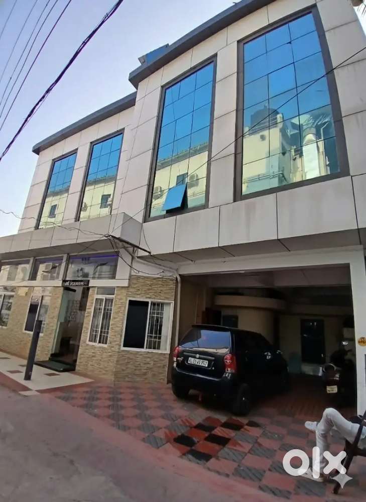 Front office trainee required