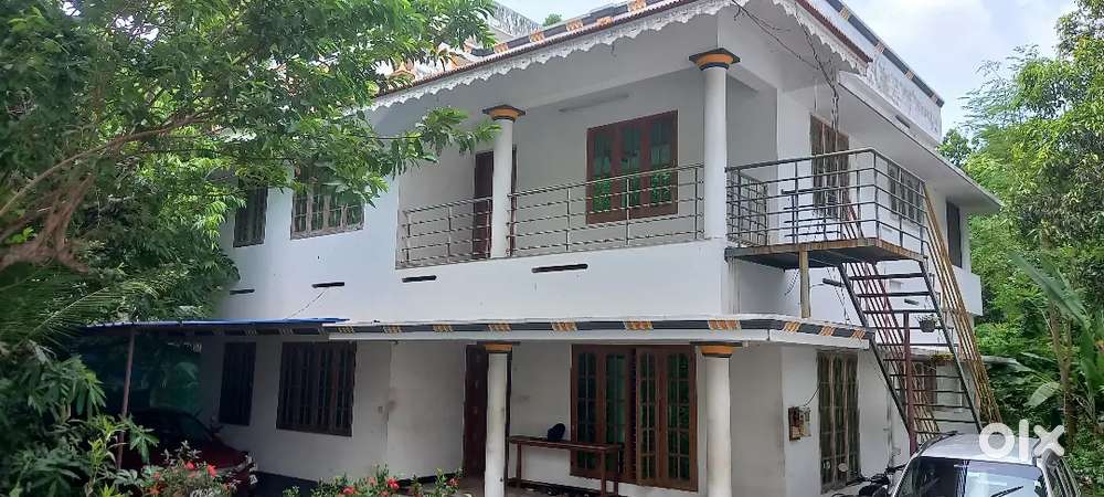 First floor of the house, road side.