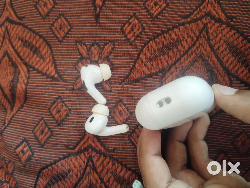 AirPods Pro (2nd generation) Bluetooth Headset (White, True Wireless)